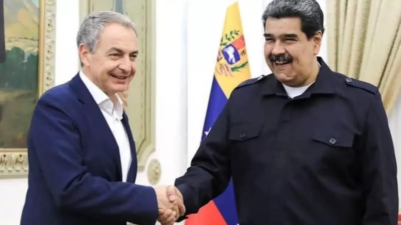 Ex presidente del Gobierno español, José Luis Rodríguez Zapatero, con Nicolás Maduro en 2022
