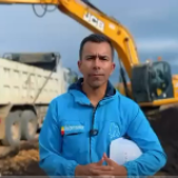 Gobernador Jorge Rey desde obras del Regiotram